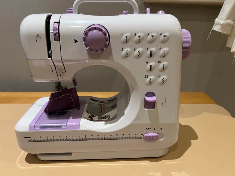 Sewing Machine (mini) (new)