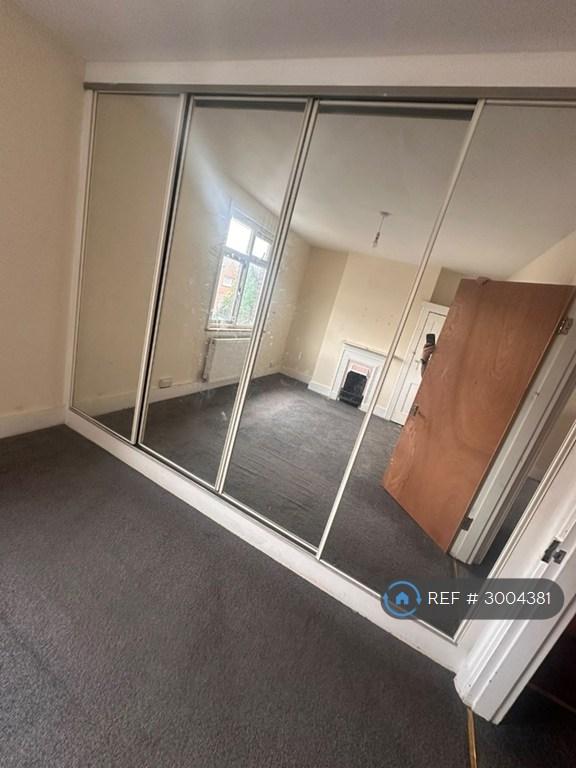 3 bedroom house in Oak Road, Erith, DA8 (3 bed) (#3004381)