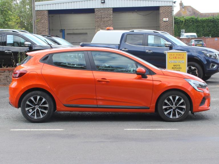 2022 Renault Clio 1.0 TCe Iconic Edition Hatchback 5dr Petrol Manual Euro 6