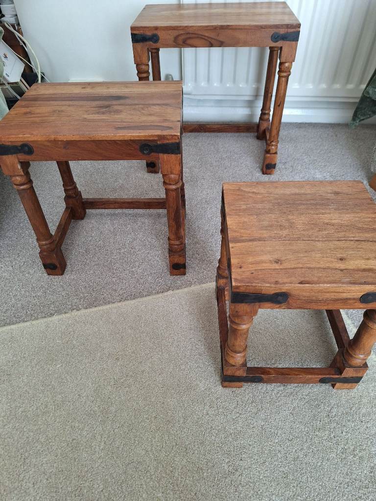 Nest of wooden tables 