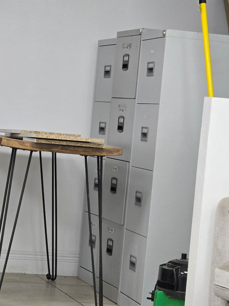 File cabinet 