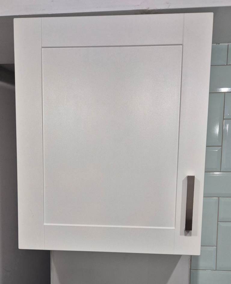Howdens white shaker doors REDUCED