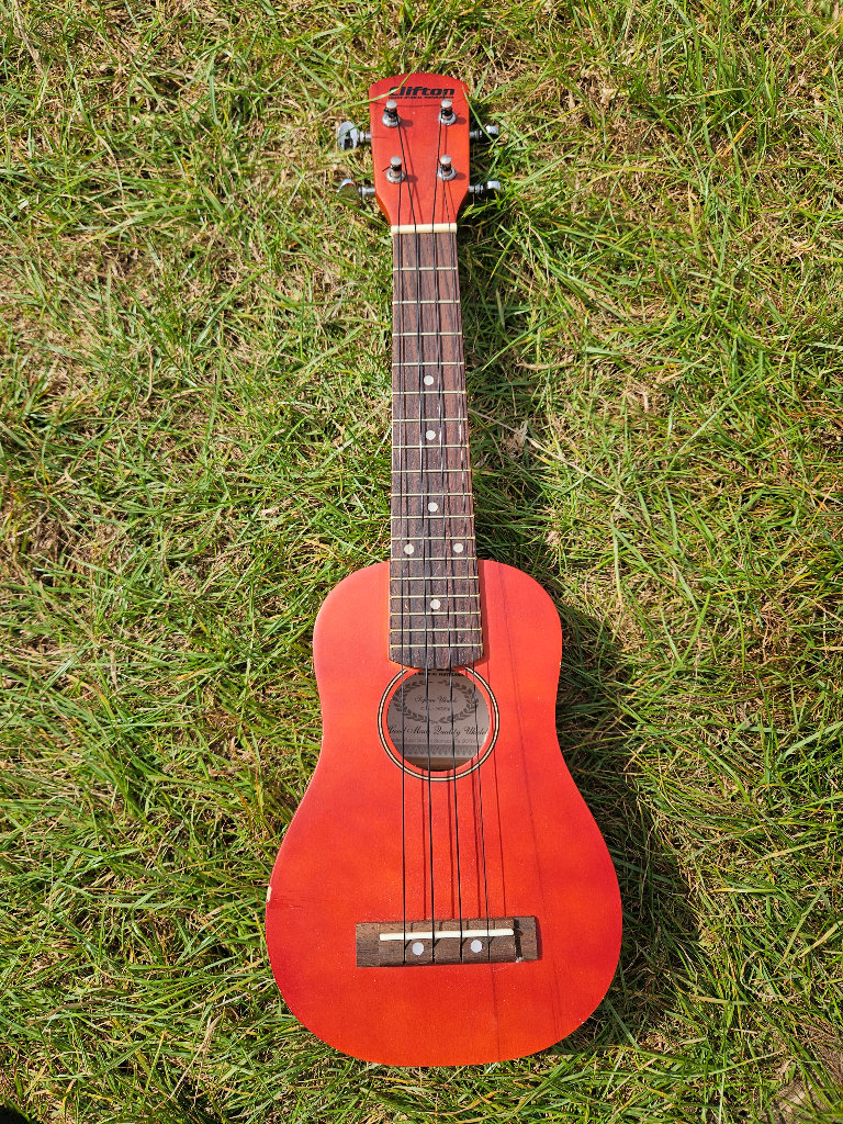 Clifton ukulele 