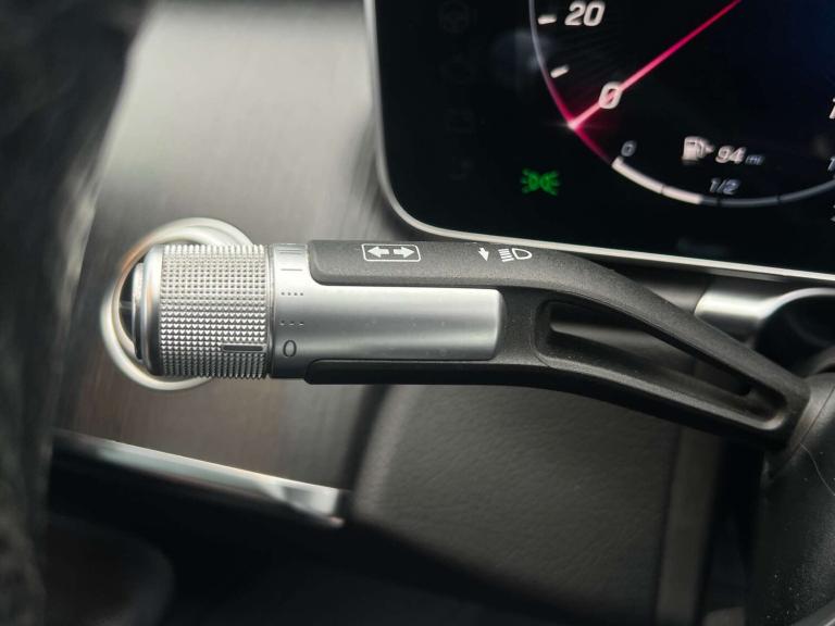 2022 Mercedes-Benz S Class 3.0 S580Le V6 28.6kWh AMG Line (Premium) Saloon 4dr Petrol Plug-in Hyb...