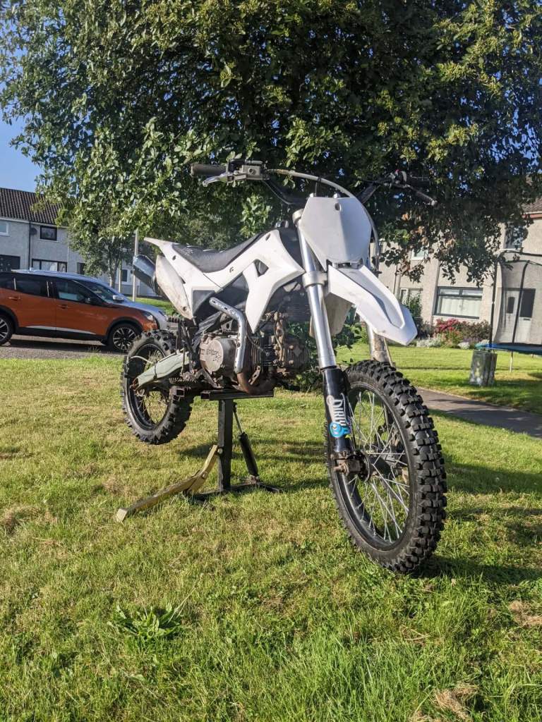 Stomp Welsh pit bike 140cc off-road motorbike