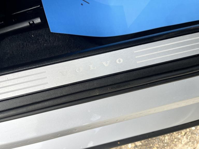 VOLVO V60 2.0 Momentum Plus D3 Silver Manual Diesel 2019