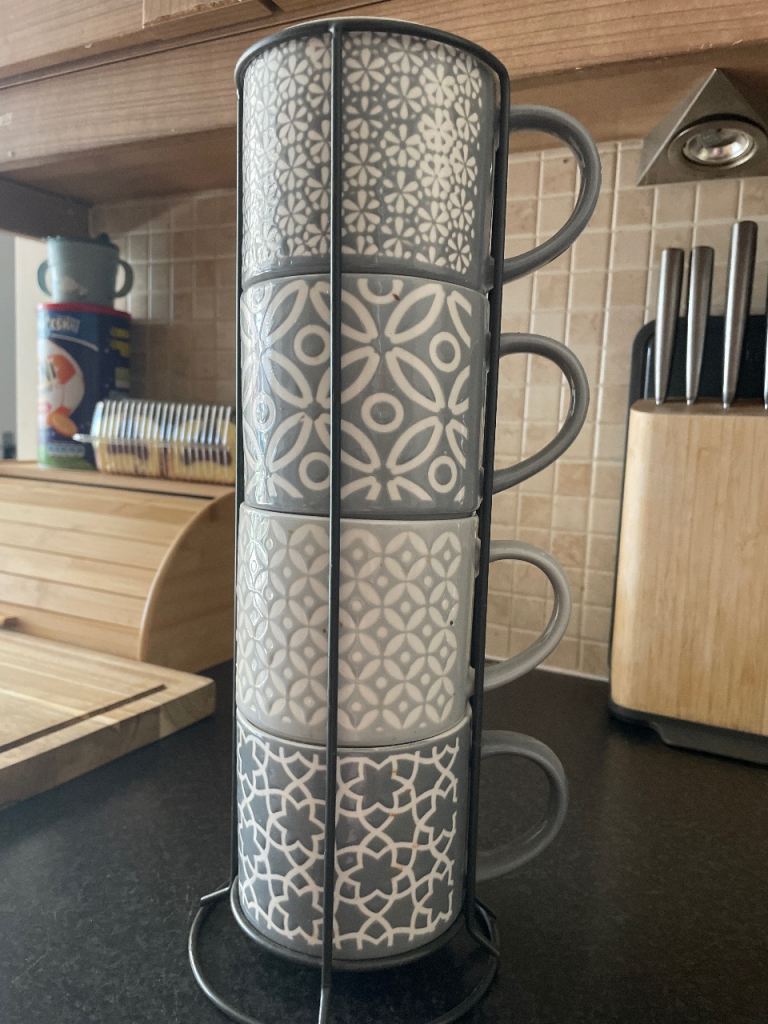 Set of 4 Grey Patterned Stacking Mugs with Stand