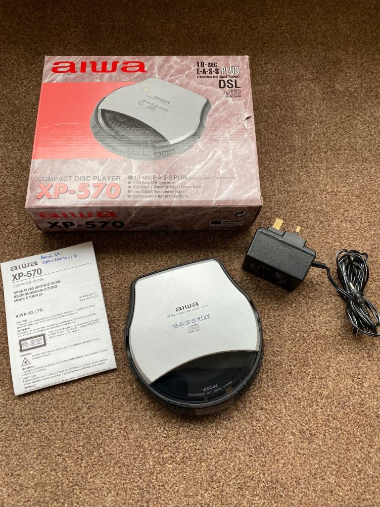 Aiwa portable compact disc player - XP 570