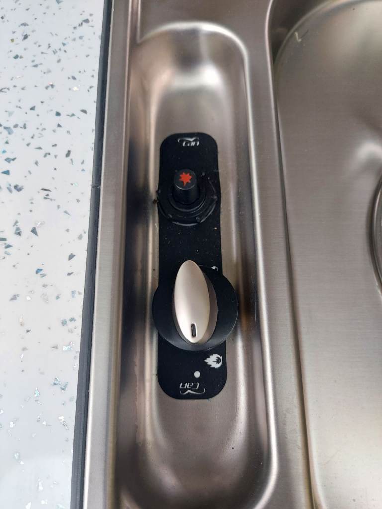 Nissan Serena Brown Mini Campervan 5 seater, 2007, 1990 (cc) really clean and nice 