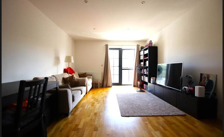 2 bed Apartment - To Let, Guide Price £2000 pcm