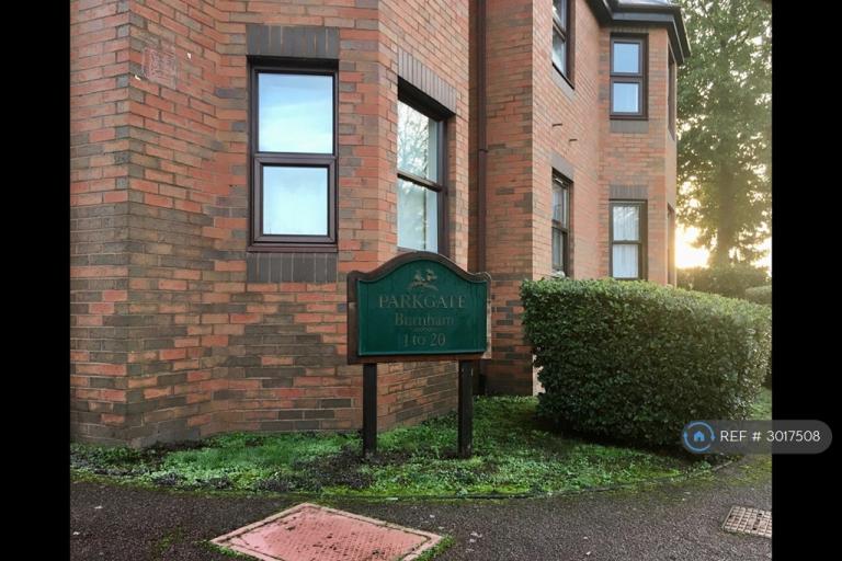 1 bedroom flat in Windsor Lane, Burnham, SL1 (1 bed) (#3017508)