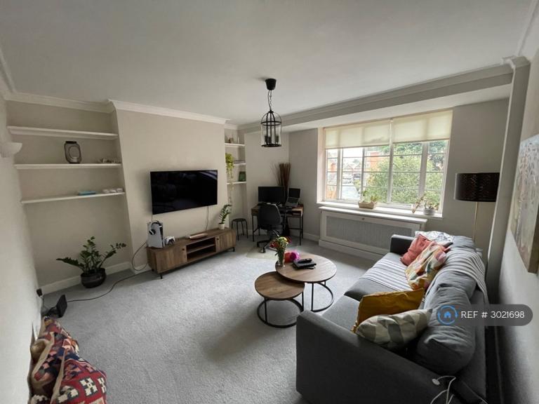 1 bedroom flat in Sutton Court Road, London, W4 (1 bed) (#3021698)