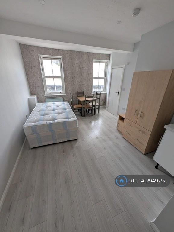 1 bedroom in Commercial Road, Swindon, SN1 (#2949792)