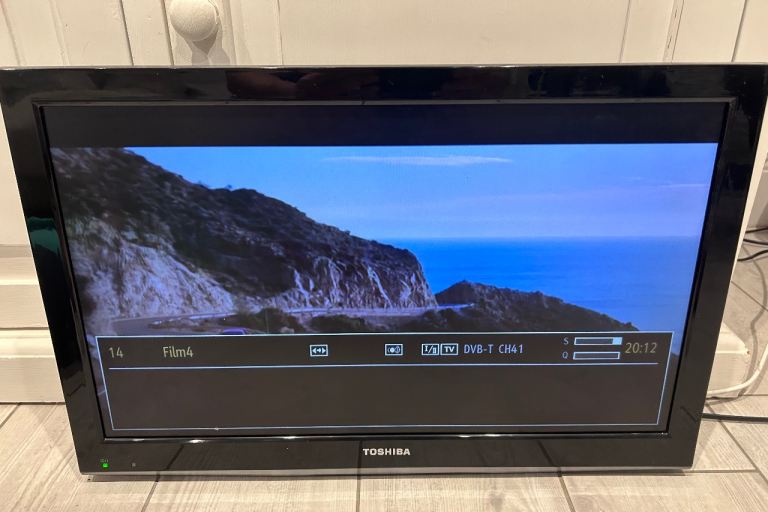 Toshiba 24-inch LCD TV with Remote and Wall Mount