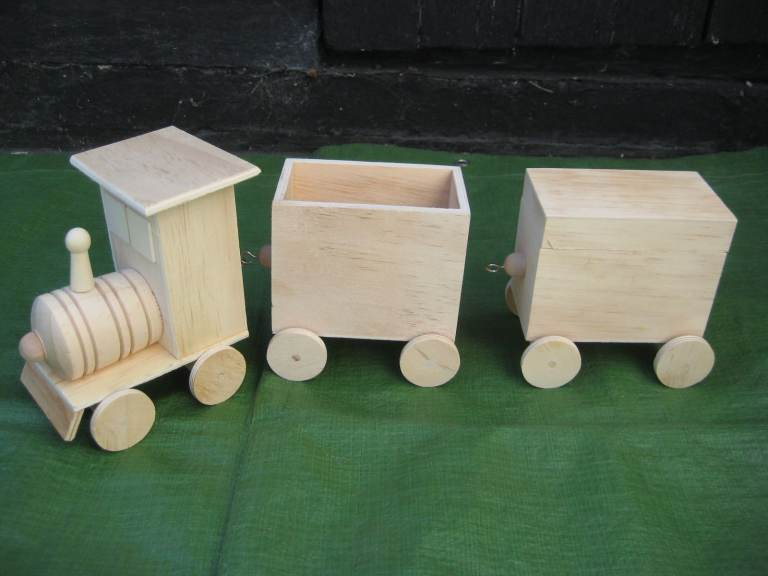 Brand New Wooden Train Engine and Two Tenders for £7.00