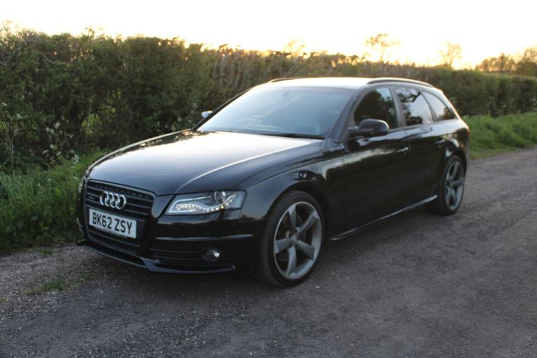 AUDI A4 AVANT 3.0TDI Quattro S LINE Black Edition