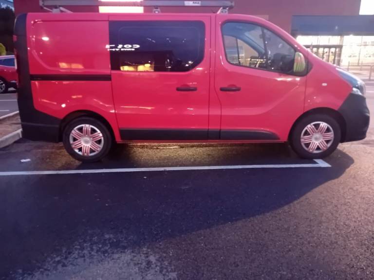 Vauxhall, VIVARO,6 SEATER Manual, 1598 (cc)