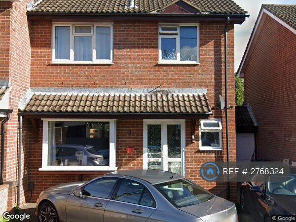 3 bedroom house in Bullers Road, Farnham, GU9 (3 bed) (#2768324)