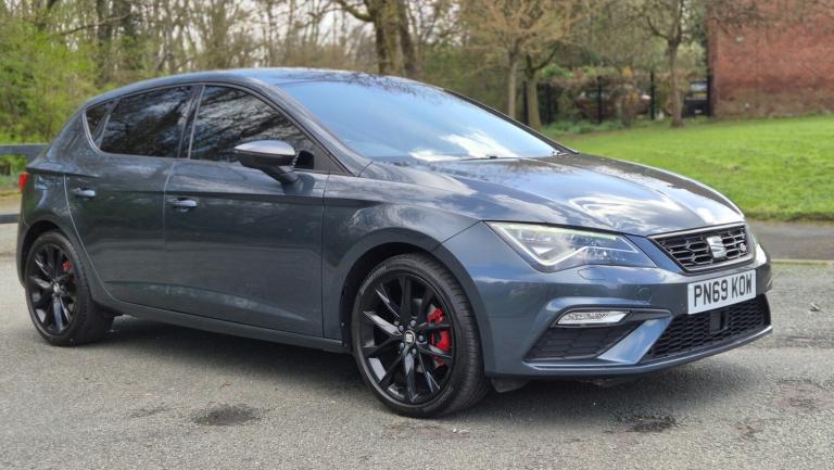 SEAT LEON 1.5 TSI EVO FR BLACK EDITION IN FANTASTIC CONDITION VERY LOW MILES 