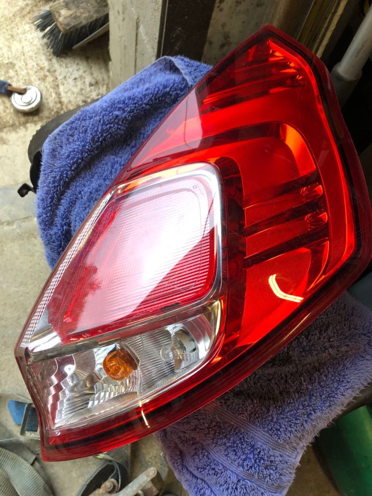 Ford fiesta mk7 rear light 