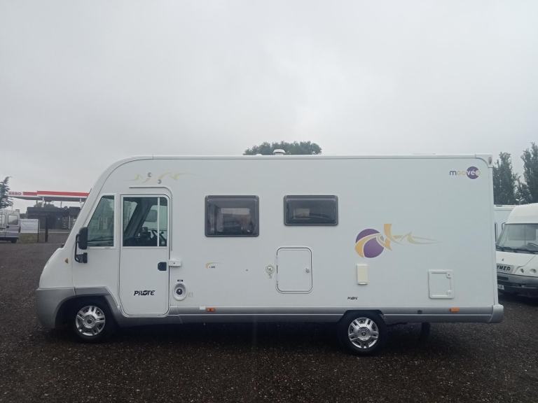 A CLASS PILOTE MOOVEO 6 BERTH 08 PLATE 