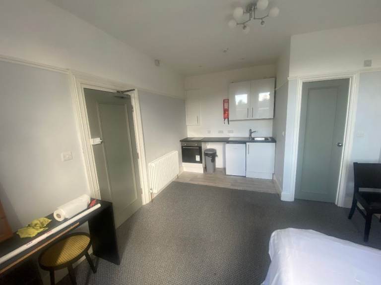 Flat - Studio Flat in Central Guildford