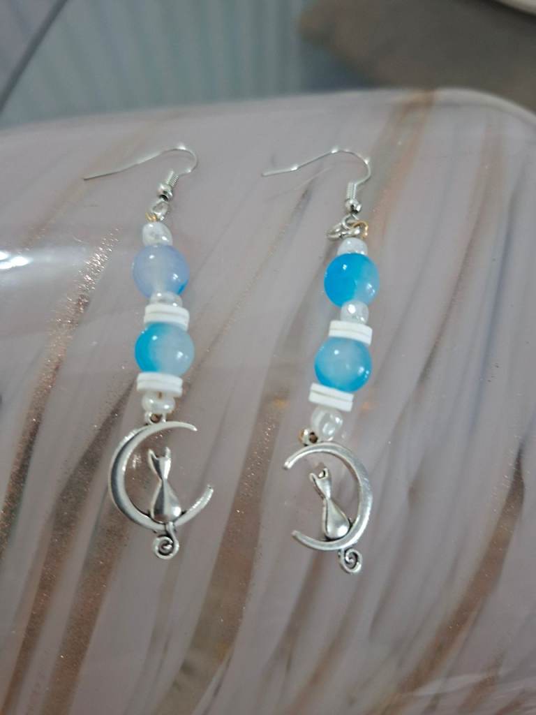 Blue marble glass cat earings moon earing 