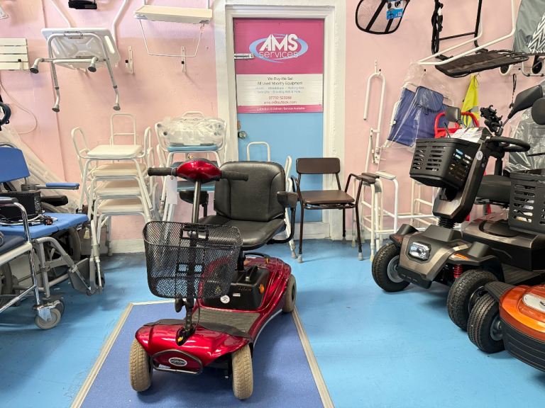 Shoprider Deluxe 4mph Car Boot Mobility Scooter - Dismantles for transportation