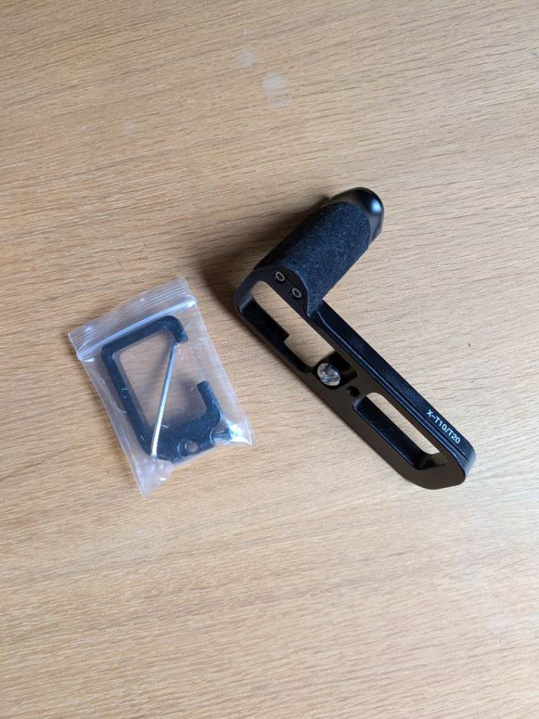 Camera grip for Fujifilm XT20