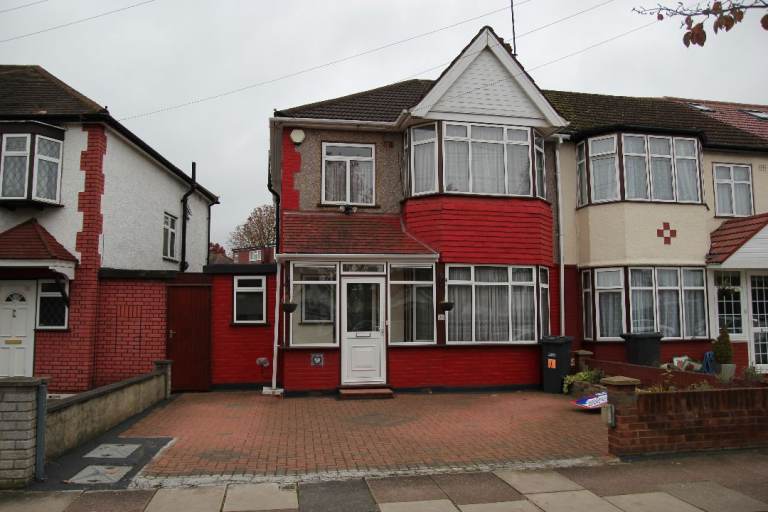 4-Bed Semi-Detached House | 3-Bathroom | Driveway + EV Charger | 3 mins to Sudbury Town Tube