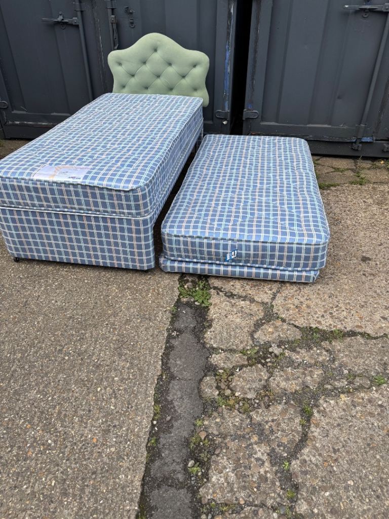 Airsprung Beds Quattro Single Divan Base with Mattress and Headboard