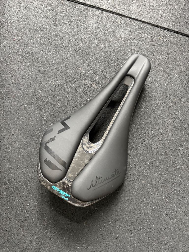 RYET carbon saddle