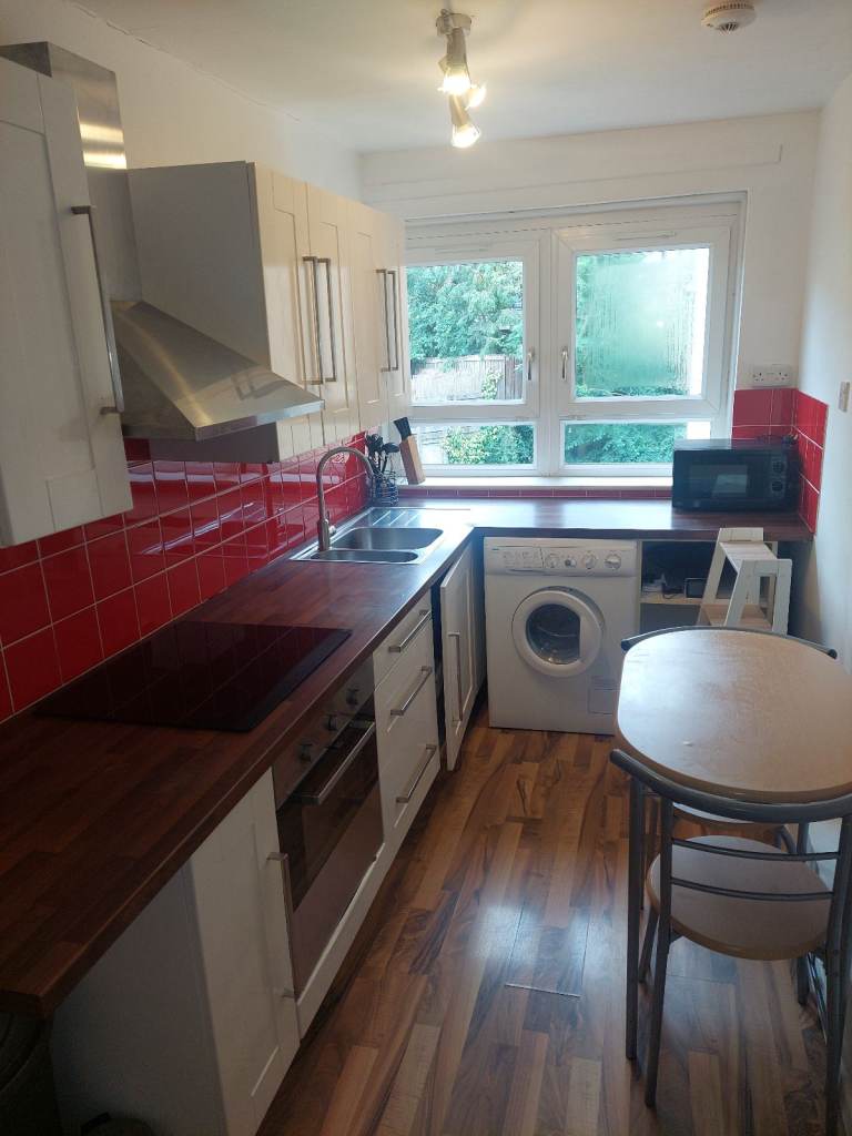 Fully furnished 1 Bedroom Flat in West End