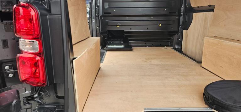 2025 Citroen Dispatch 75 kWh Driver M Auto MWB 6dr (7.4kW Charger) PANEL VAN Electric Automatic