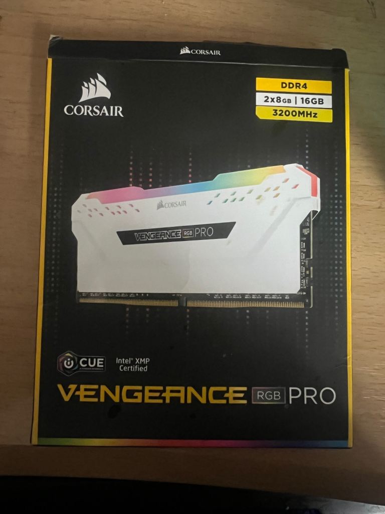 Corsair Vengeance RGB Pro 16GB (2×8GB) DDR4 3200MHz RAM – White  