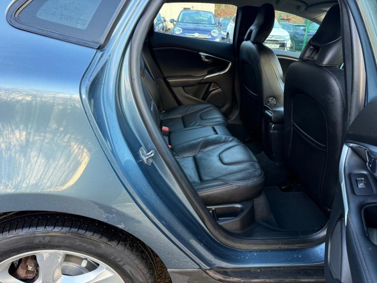 2013 Volvo V40 D2 Cross Country Lux 5dr HATCHBACK Diesel Manual