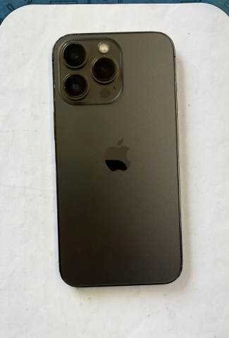 Apple iPhone 13 Pro 256GB Graphite Unlocked | in Chingford, London