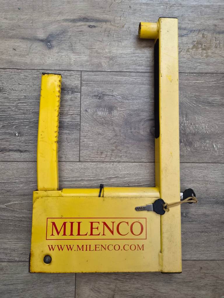 Caravan wheel lock milenco