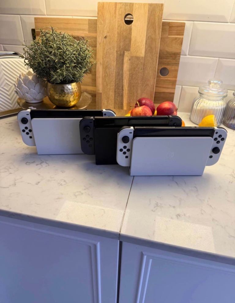 Nintendo Switch Oled + Game