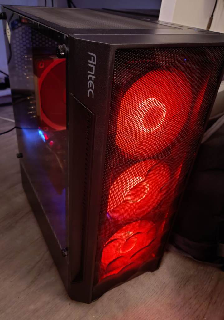 Good spec Gaming PC, monitor, keyboard and mouse.