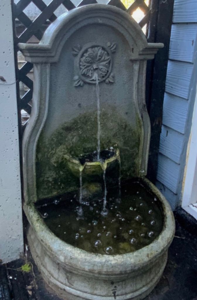 Garden Water Feature with Pump – Fully Working, Good Condition