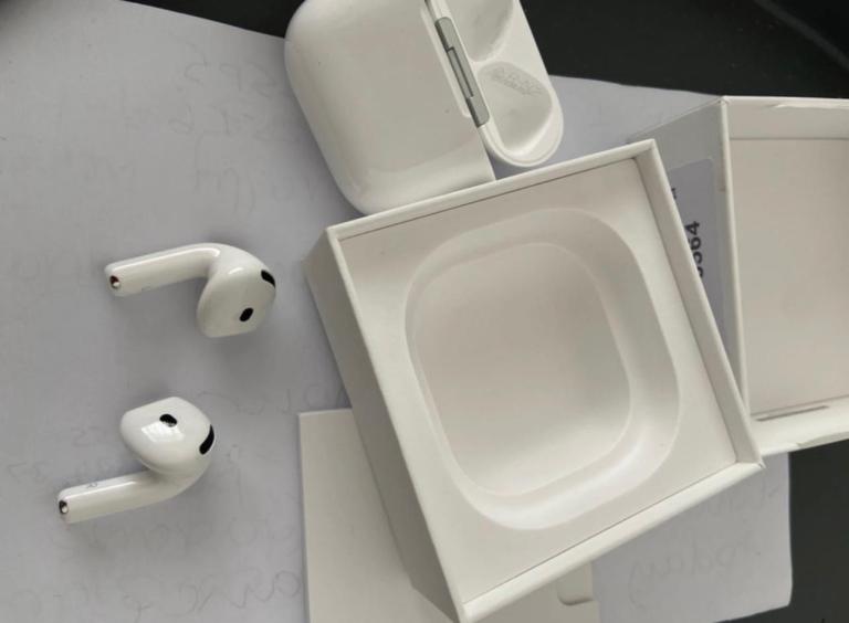 Apple Airpods – White, Good Condition