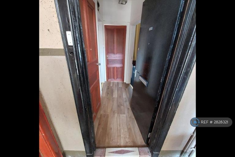 1 bedroom flat in Newlands Road, Glasgow, G44 (1 bed) (#2828321)