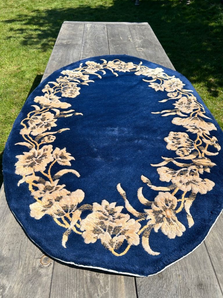 Luxury handknotted oval Chinese rug blue 