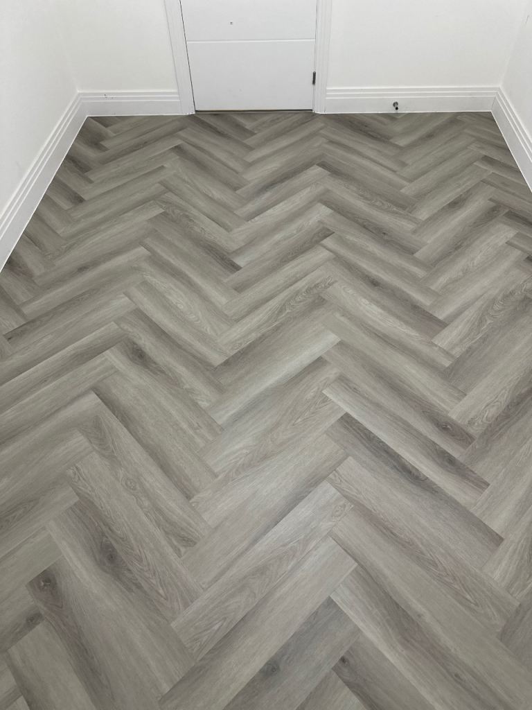 Laminate Herringbone Fitters - Flooring Specialists, Painter, Handyman, Wallpaper Wall panelling 🛠️