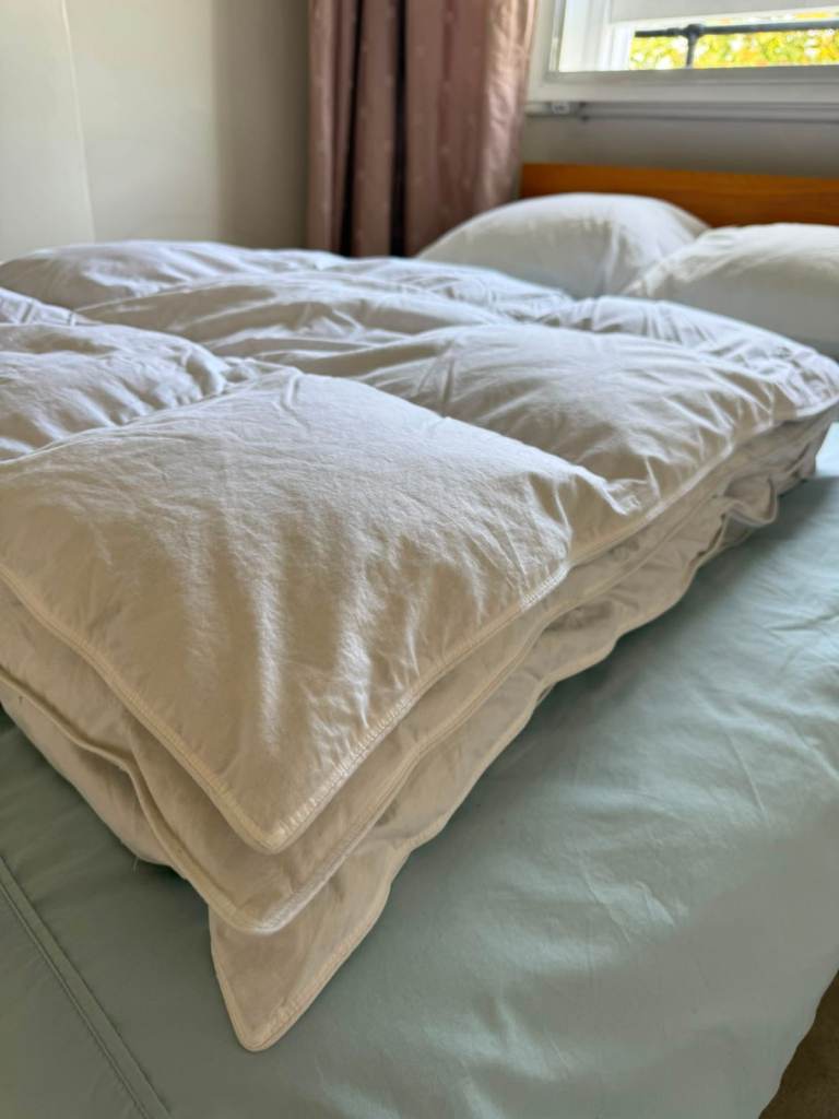 M&S 10.5 Tog White Duvet – Good Condition