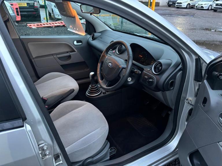 2003 Ford Fiesta 1.6 Ghia 5dr HATCHBACK Petrol Manual