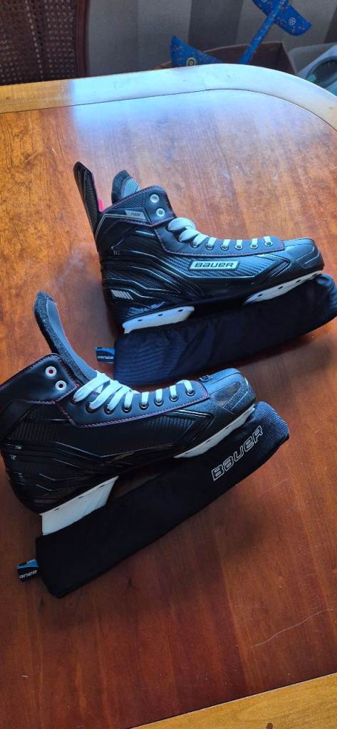 As new Bauer NS ice skates