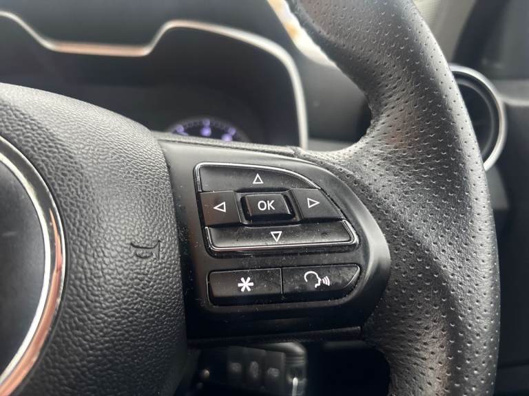  MG ZS 1.5 Vti Tech Exclusive Suv 5dr Petrol Manual Euro 6 s/s 106 Ps Petrol