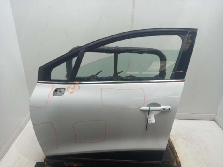 Renault Clio Left Front Door N/S 2013-2020 White 5 Door Hatchback